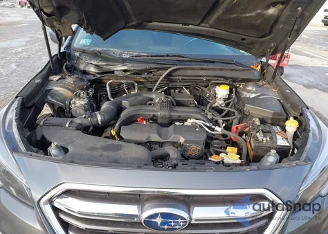 2018 Subaru Outback 2.5I Premium из США, поврежденный, VIN 4S4BSACC9J3282164